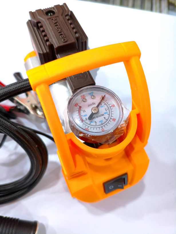 کمپرسور باد فندکی خودرو INGCO مدل AAC1408 - ۱۴۰ PSI