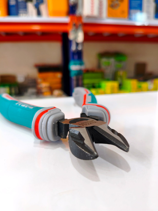 انبر سیم چین قدرتی توتال مدل THT230706S سایز 180 میلیمتر صنعتی