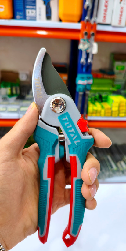 قیچی باغبانی توتال مدل TOTAL THT0601 سایز 220 میلیمتر