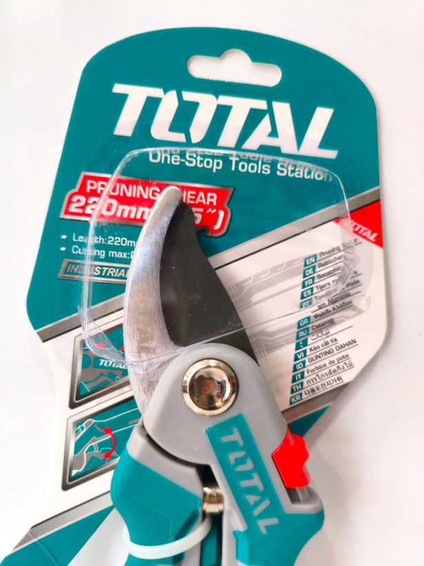 قیچی باغبانی توتال مدل TOTAL THT0601 سایز 220 میلیمتر