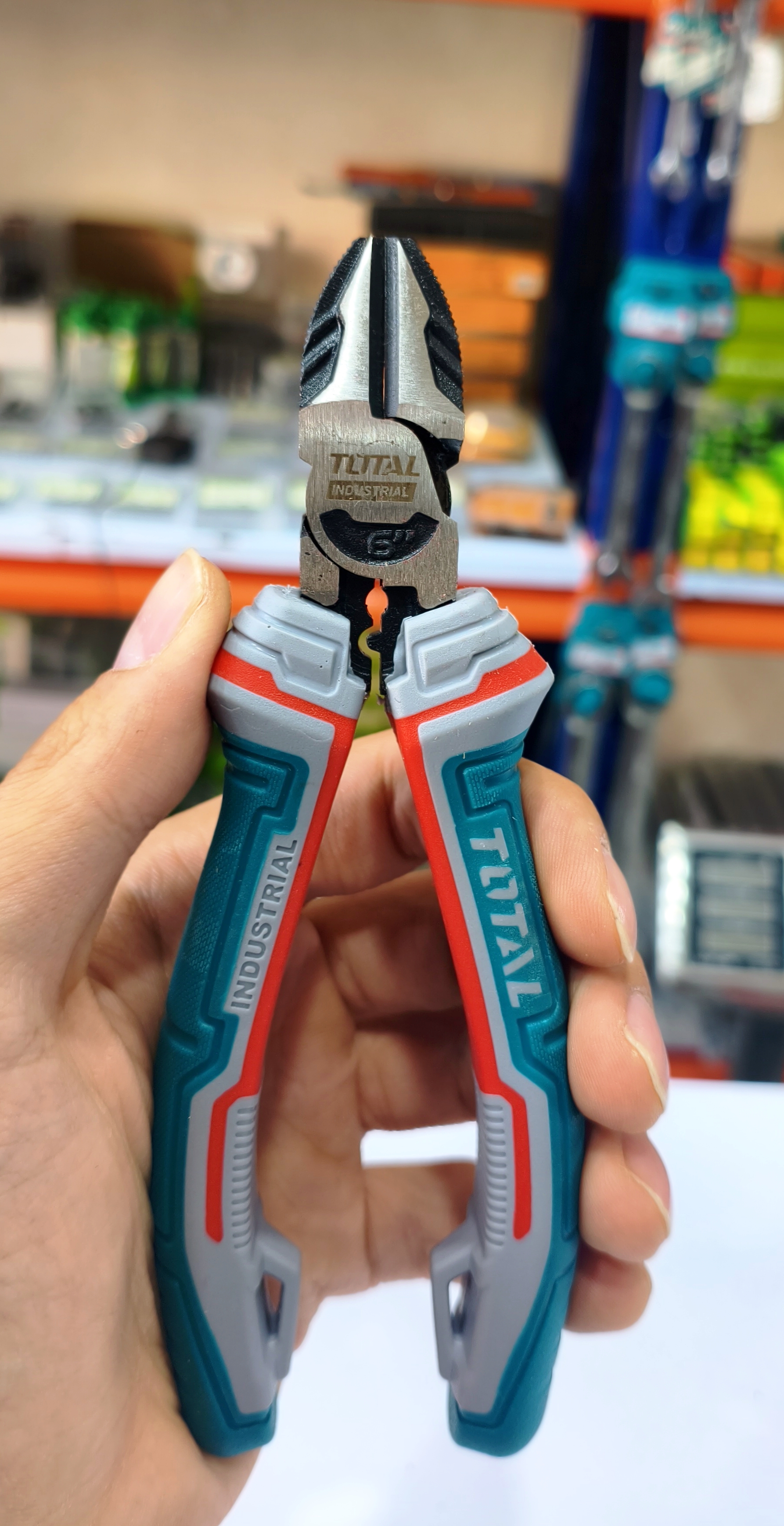 انبر سیم‌چین  اهرم‌بلند TOTAL مدل THT230606S سایز 6 اینچ