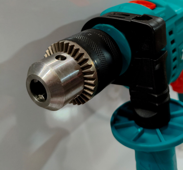 دریل چکشی توتال مدل TG1061356 توان 680 وات سهنظام 13 میلیمتر